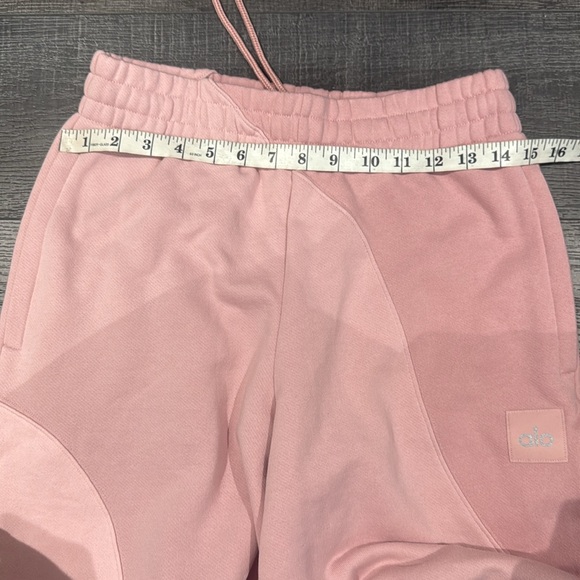 ALO Yoga make waves sweatpants - Picture 3 of 4